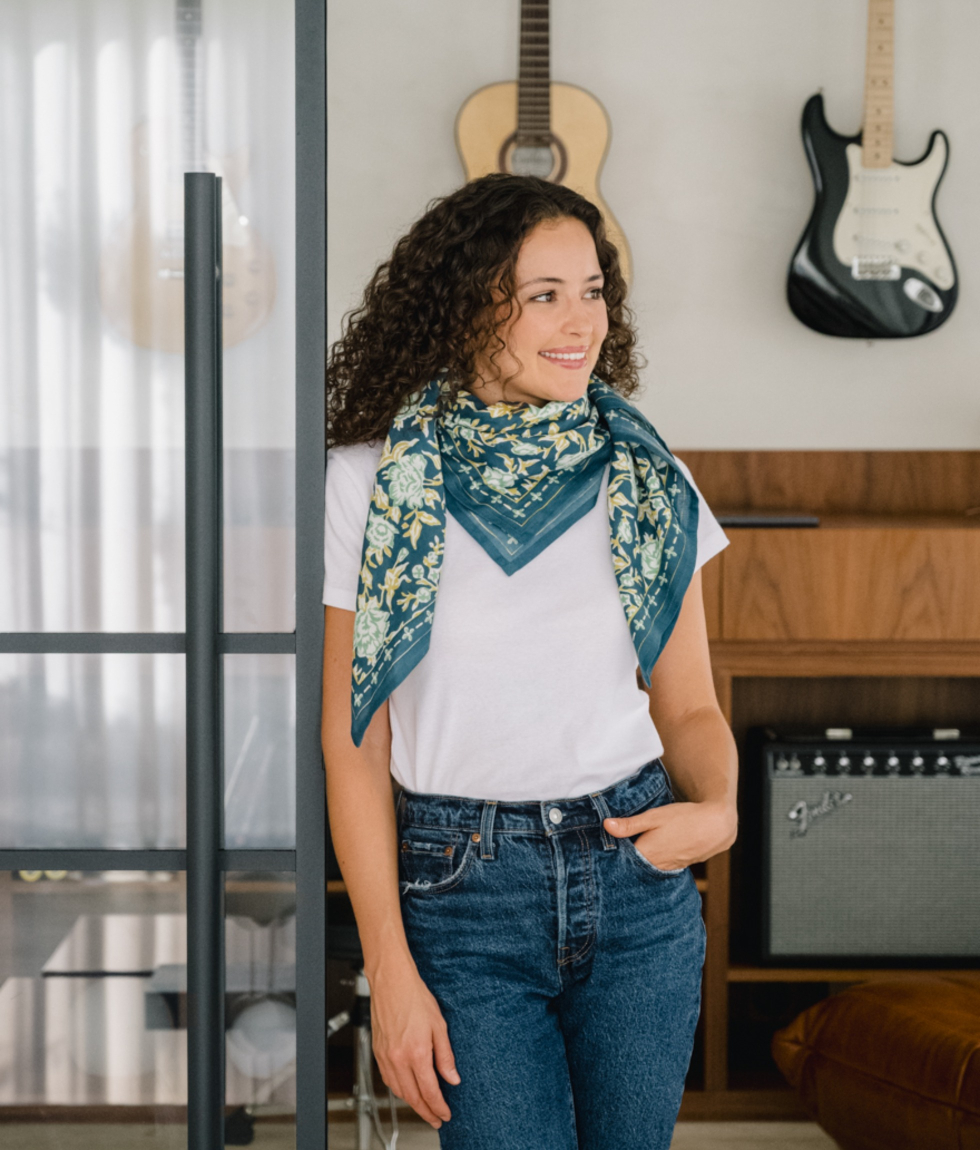 Large Indian Scarf - Garda Bleuet